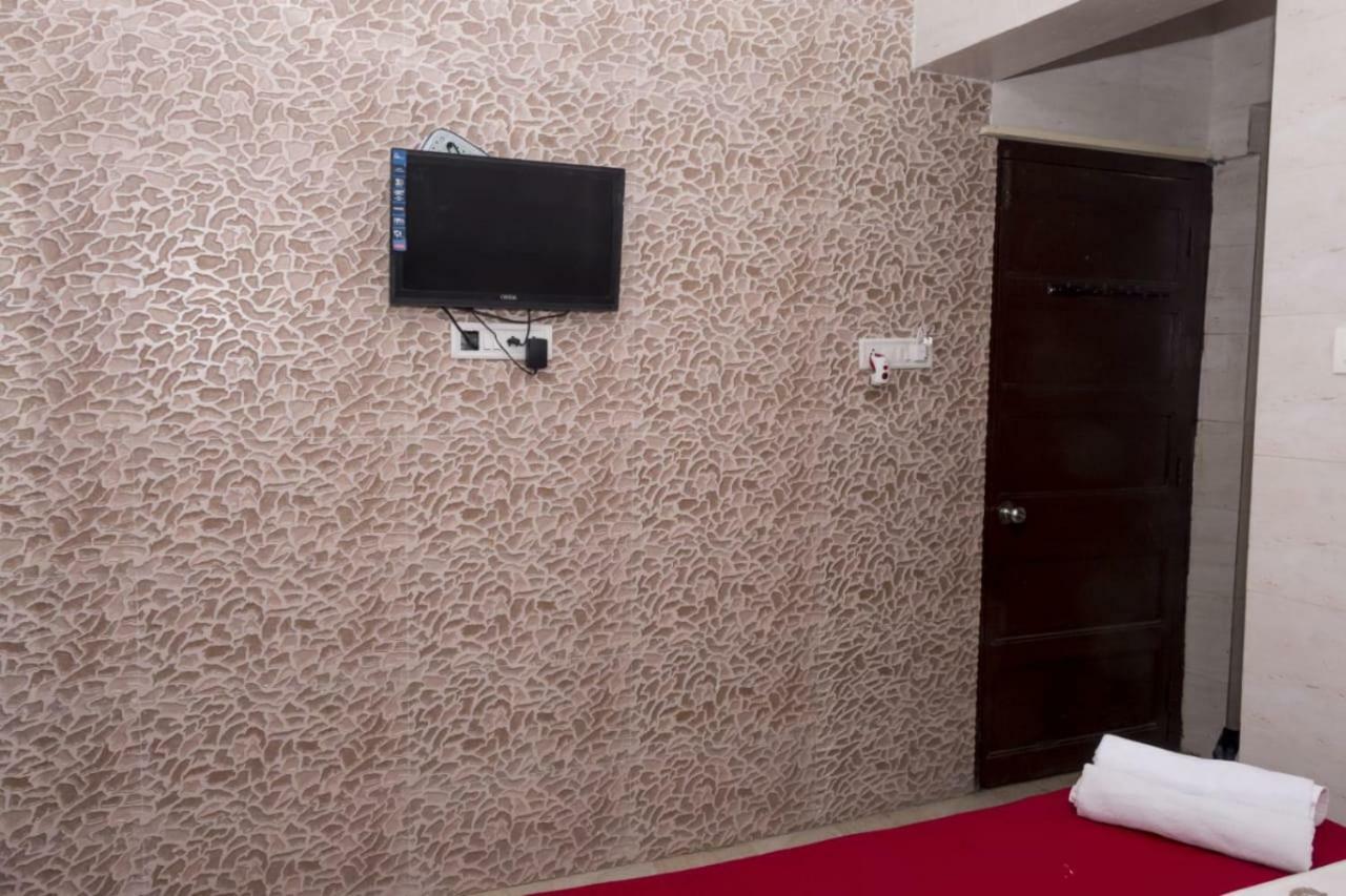 Hotel Star Suite Мумбаи Экстерьер фото